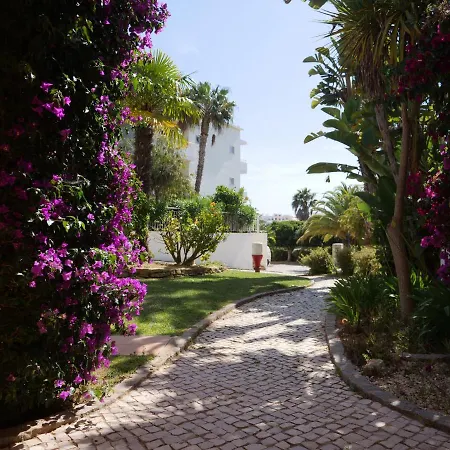 Spacious Apartment Near Porto De Mos Beach, Lagos. Exterior photo