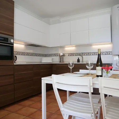 Spacious Apartment Near Porto De Mos Beach, Lagos. Exterior photo