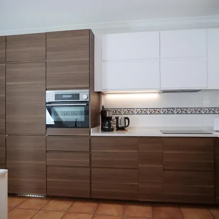 Spacious Apartment Near Porto De Mos Beach, Lagos. Exterior photo