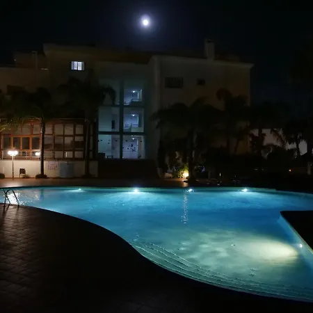 Spacious Apartment Near Porto De Mos Beach, Lagos. Exterior photo