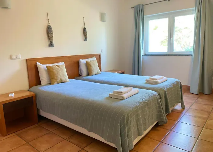 Spacious Apartment Near Porto De Mos Beach, Lagos.