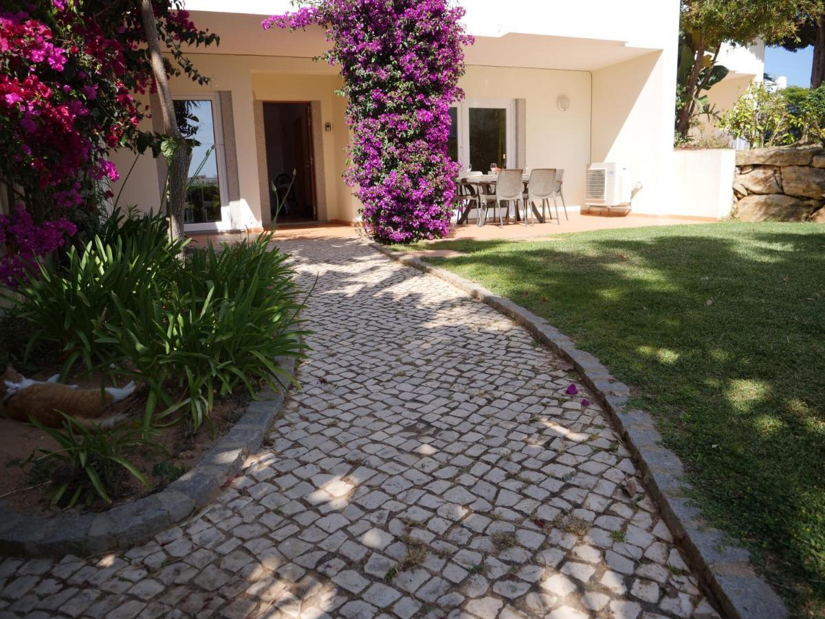 Spacious Near Porto De Mos Beach, Lagos. Apartment