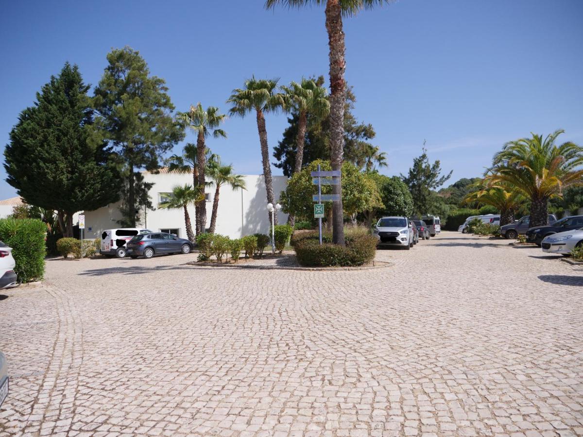 Spacious Near Porto De Mos Beach, Lagos. Apartment