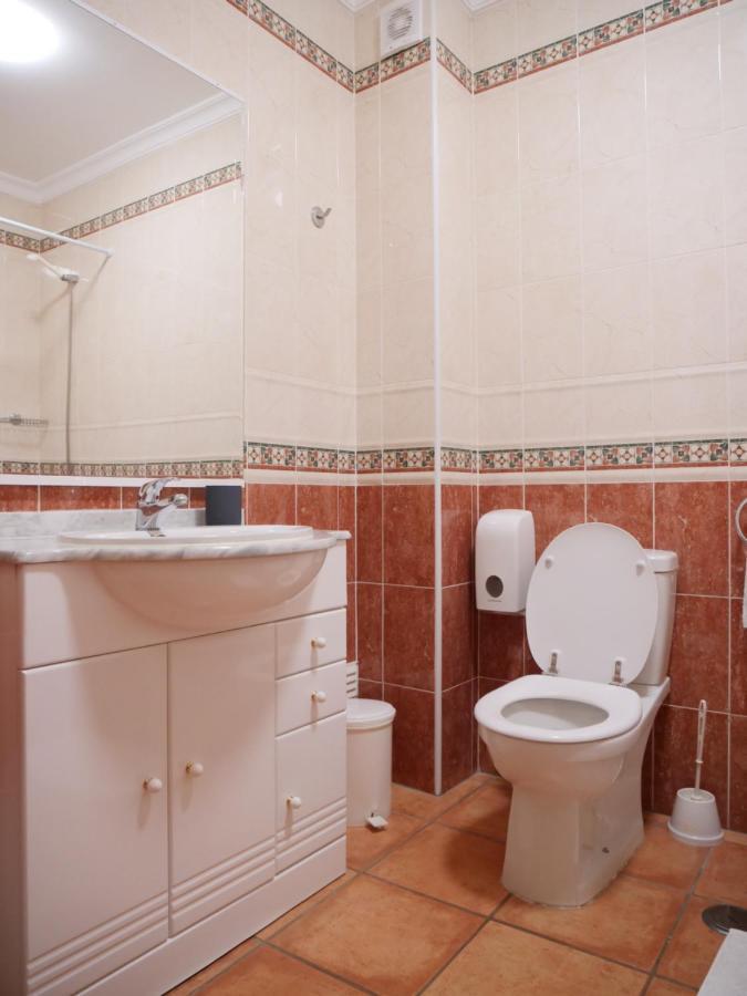 Spacious Near Porto De Mos Beach, Lagos. Apartment *